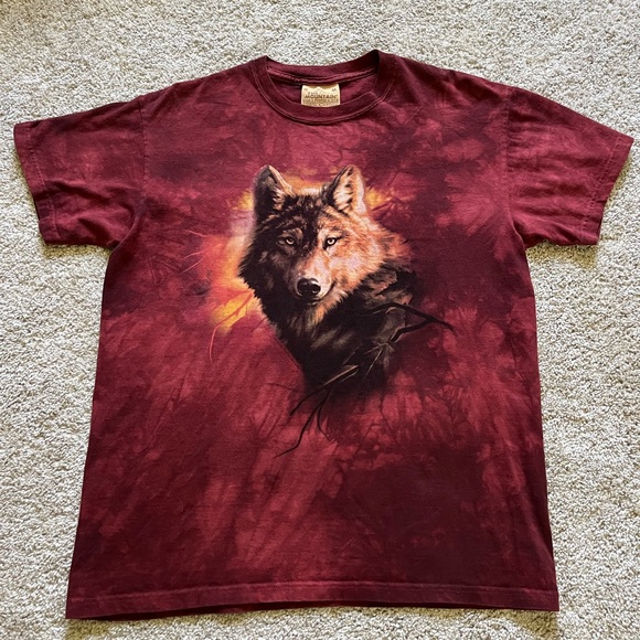 Vintage The Mountain Leather Tag Graphic Wolf T-shirt Red Tie Dye Size Medium - Picture 1 of 7